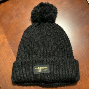 Adidas winter hat with detacha  ball